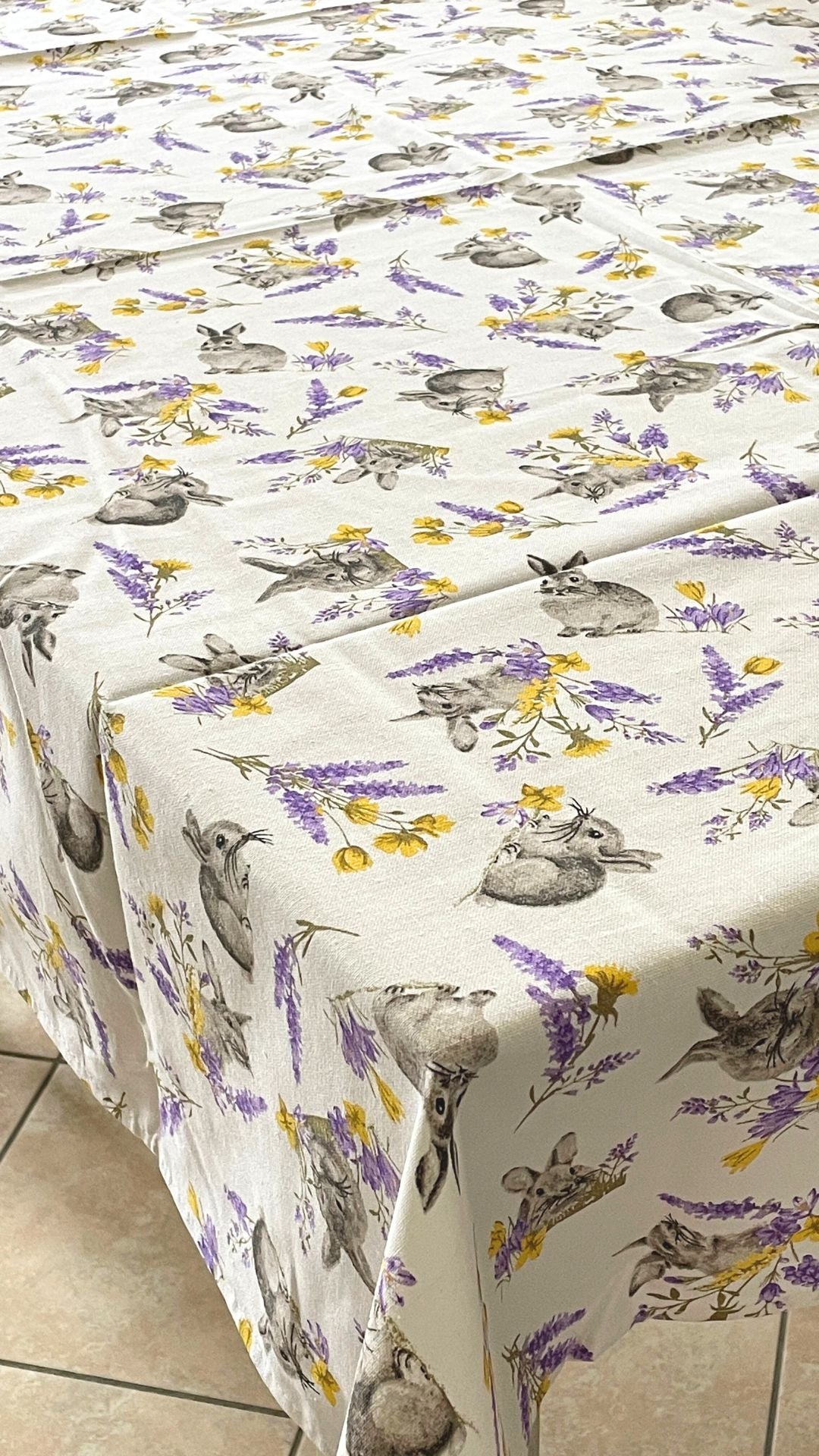 tovaglia pasquale conigli e lavanda