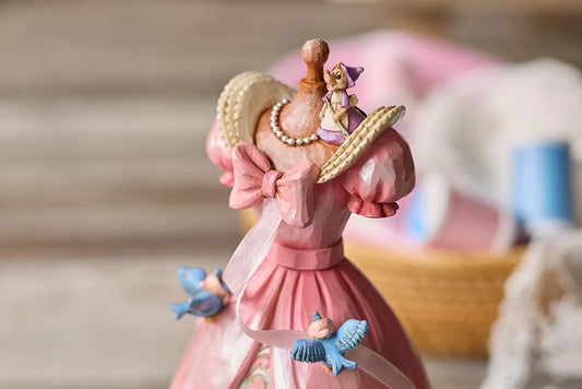dettaglio vestito cenerentola dipinto a mano