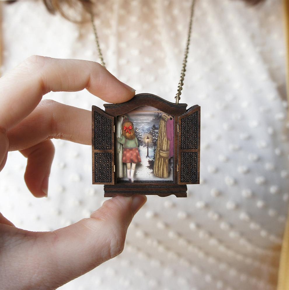 collana in legno artigianale Narnia