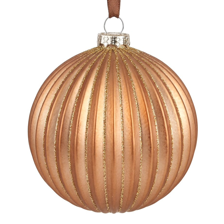 Pallina di Natale in vetro bronzo opaco con coste verticali e righe di glitter oro, con nastro marrone, da appendere all’albero