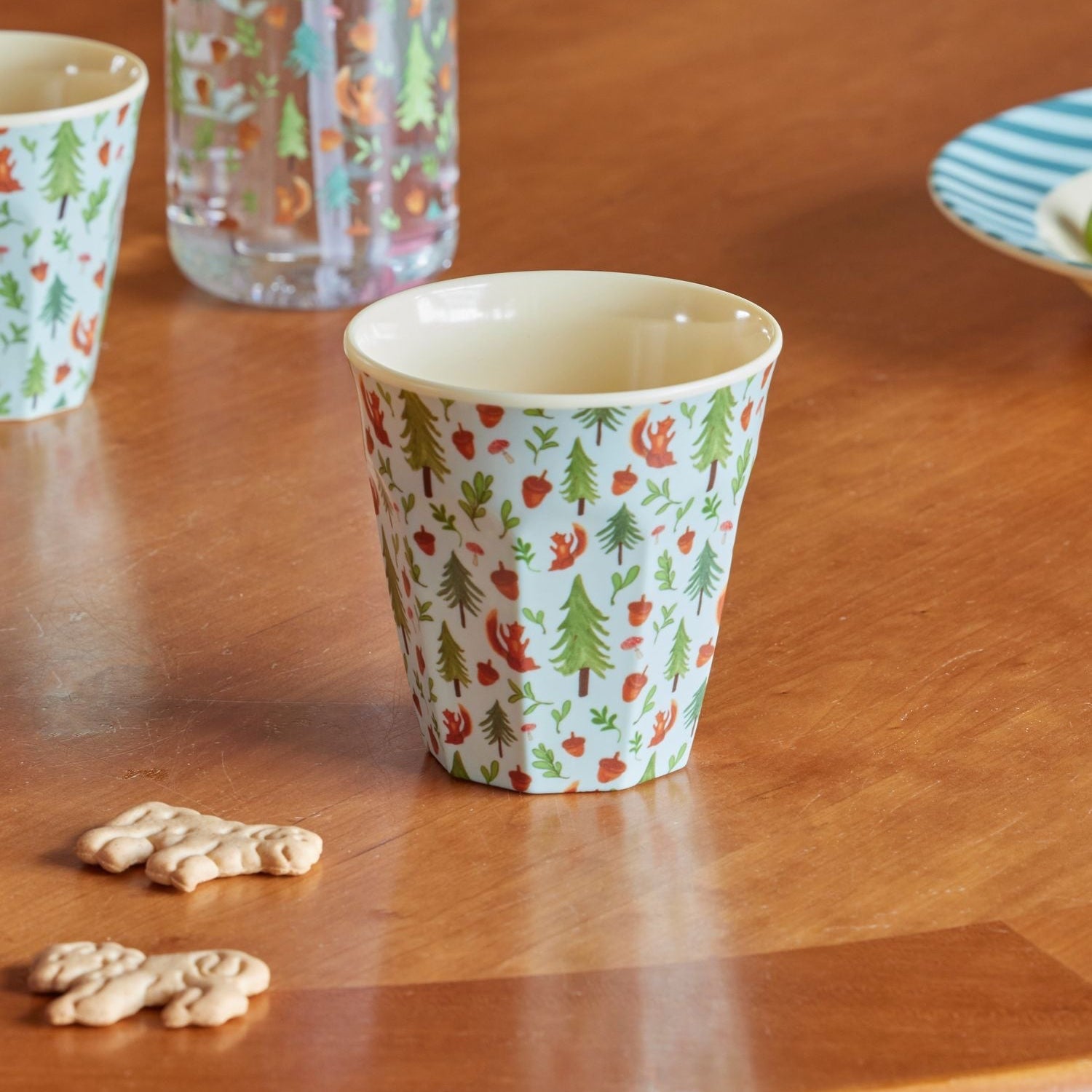 tazza in melamina con scoiattoli e ghiande