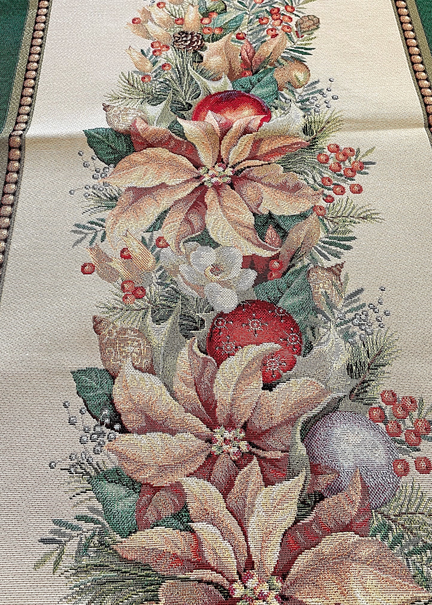 dettaglio runner poinsettie vingi