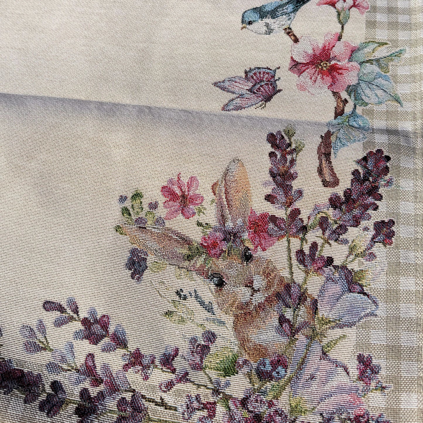 dettaglio runner coniglio pasqua lavanda