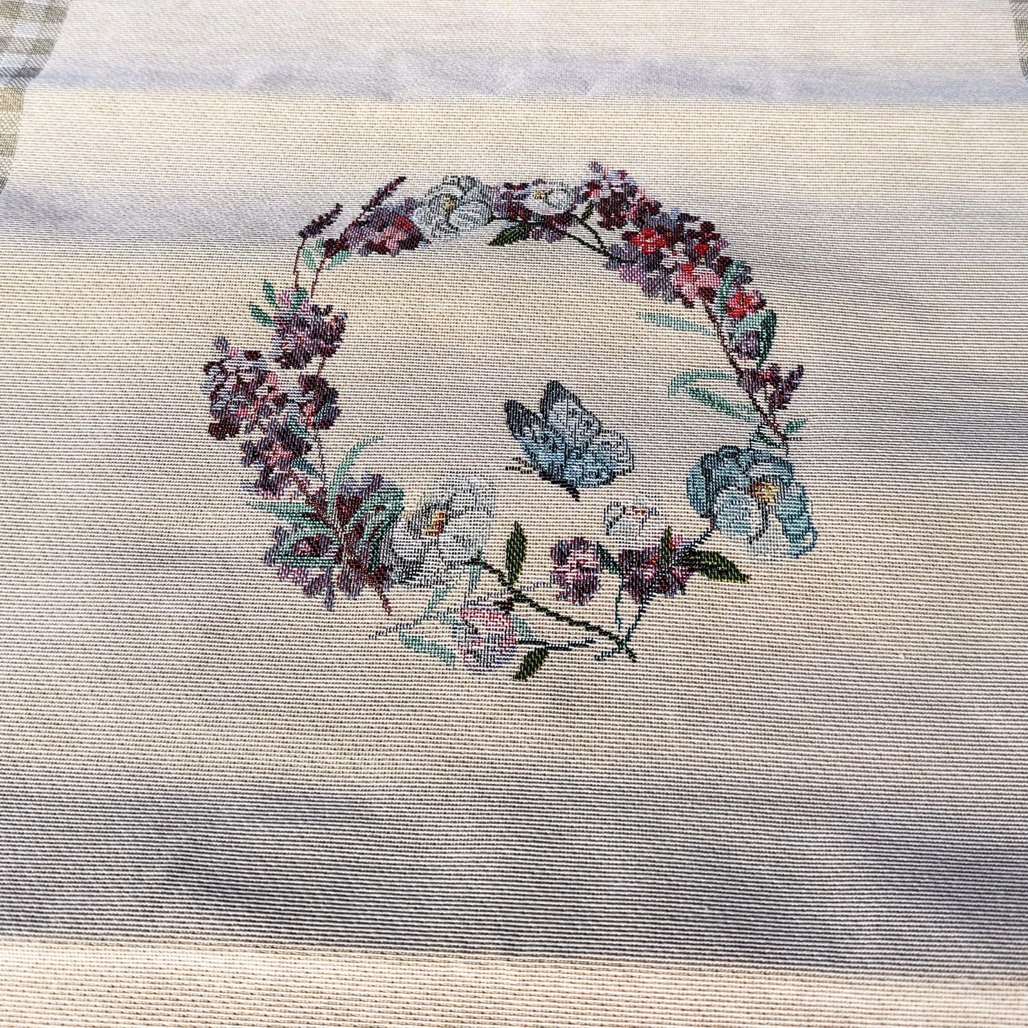 dettaglio centro runner fiori 