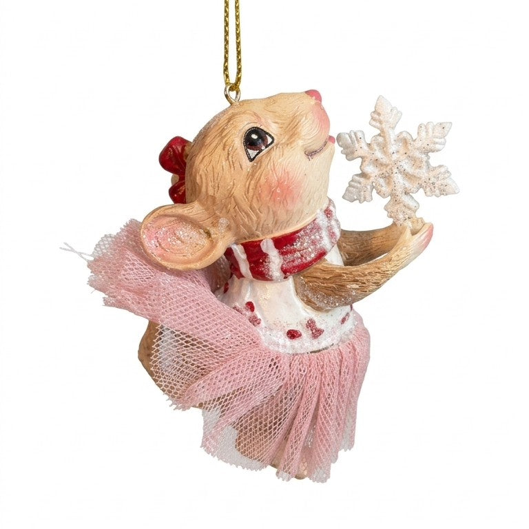 Topina natalizia vista da dietro con tutù di tulle rosa, fiocco rosso tra le orecchie e codina, decorazione per l’albero