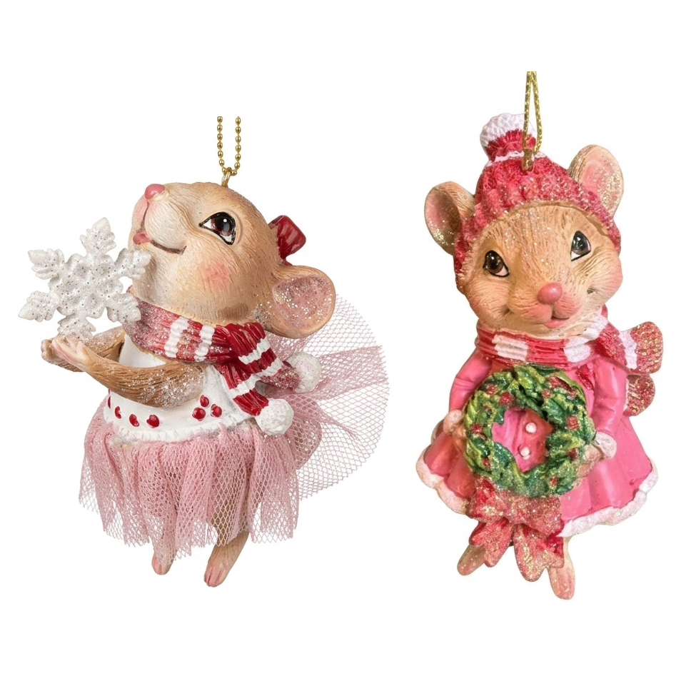 Due addobbi natalizi a forma di topina, una con tutù di tulle rosa e fiocco di neve, una con cappottino rosa e coroncina